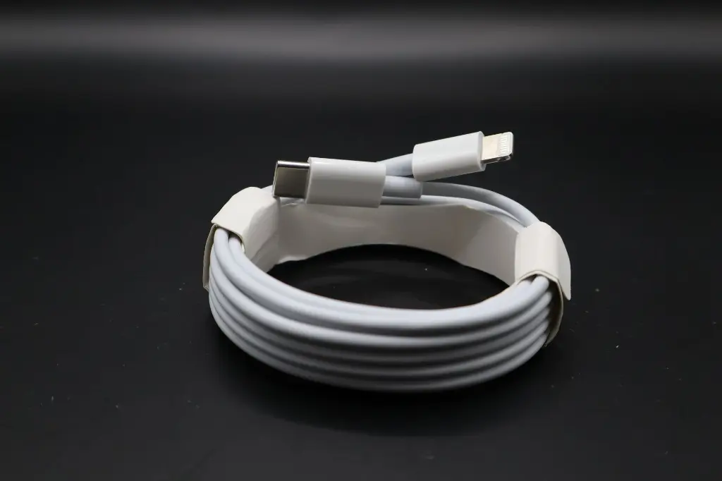 Cable c a Lightning 2m (4).webp